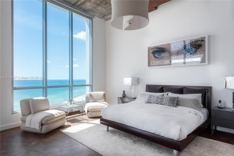 Condominio en alquiler en Miami Beach, Florida, 3 dormitorios, 274.9 m2 № 1872137 - foto 6