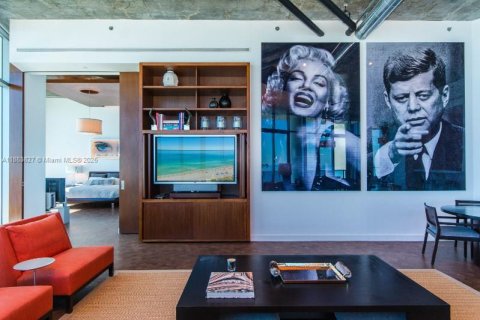 Condominio en alquiler en Miami Beach, Florida, 3 dormitorios, 274.9 m2 № 1872137 - foto 15