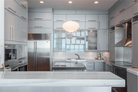 Condominio en alquiler en Miami Beach, Florida, 3 dormitorios, 274.9 m2 № 1872137 - foto 5