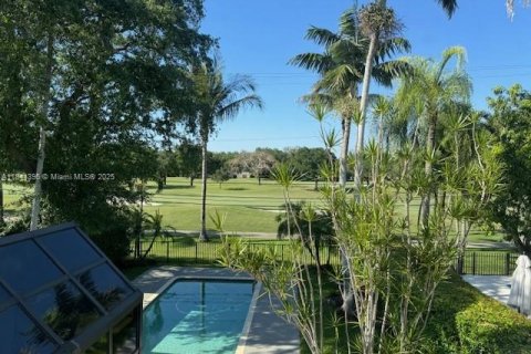 Снять в аренду виллу или дом в Корал-Гейблс, Флорида 3 спальни, 302.77м2, № 1957782 - фото 28