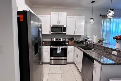 Touwnhouse à vendre à Zephyrhills, Floride: 3 chambres, 166.02 m2 № 1654004 - photo 4
