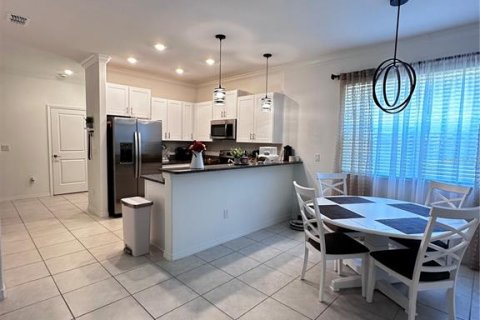 Touwnhouse à vendre à Zephyrhills, Floride: 3 chambres, 166.02 m2 № 1654004 - photo 8