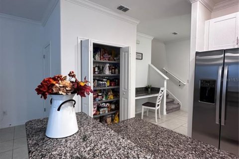 Touwnhouse à vendre à Zephyrhills, Floride: 3 chambres, 166.02 m2 № 1654004 - photo 5