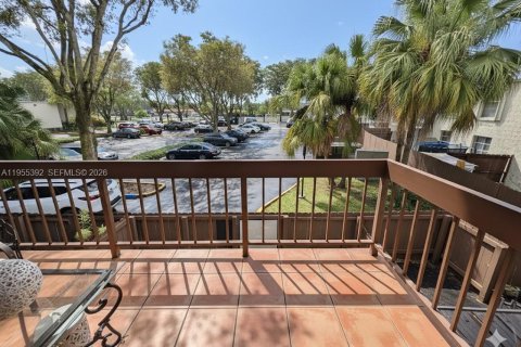 Condominio en alquiler en Miami, Florida, 1 dormitorio, 65.31 m2 № 2011632 - foto 3