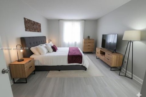 Condominio en alquiler en Miami, Florida, 1 dormitorio, 65.31 m2 № 2011632 - foto 5