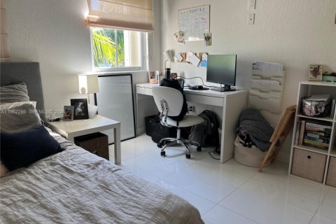Copropriété à louer à Miami, Floride: 2 chambres, 111.95 m2 № 2024975 - photo 5