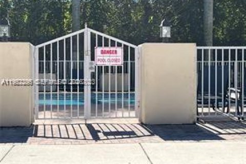 Copropriété à louer à Miami, Floride: 2 chambres, 111.95 m2 № 2024975 - photo 14