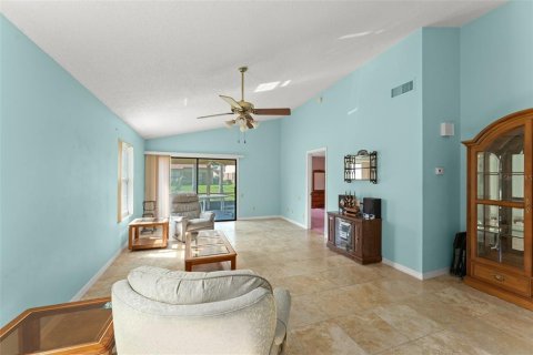 Townhouse in Daytona Beach, Florida 3 bedrooms, 140.65 sq.m. № 1745055 - photo 3