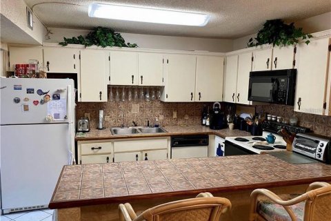 Duplex in Orlando, Florida 3 bedrooms, 161.28 sq.m. № 1871038 - photo 7