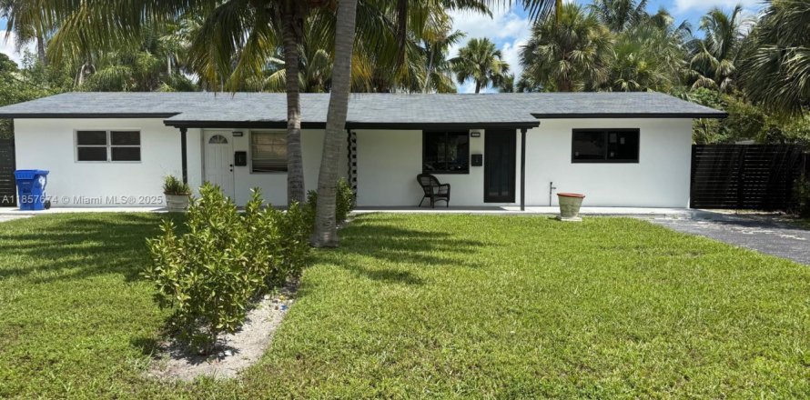House in Fort Lauderdale, Florida 2 bedrooms, 72.37 sq.m. № 2020547
