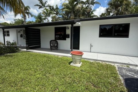House in Fort Lauderdale, Florida 2 bedrooms, 72.37 sq.m. № 2020547 - photo 3