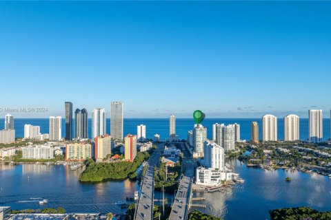 Condo à Sunny Isles Beach, Floride, 2 chambres  № 2038995