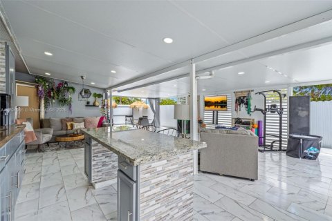 House in Miami Gardens, Florida 3 bedrooms, 118.54 sq.m. № 1870058 - photo 2