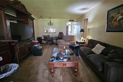 Condo in Lauderdale Lakes, Florida, 1 bedroom  № 1947431 - photo 16