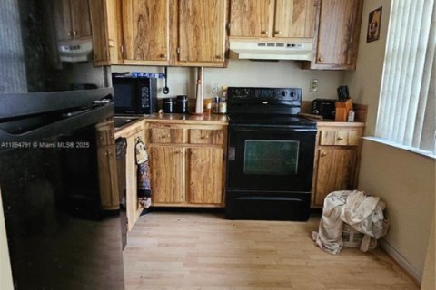 Condo in Lauderdale Lakes, Florida, 1 bedroom  № 1947431 - photo 14