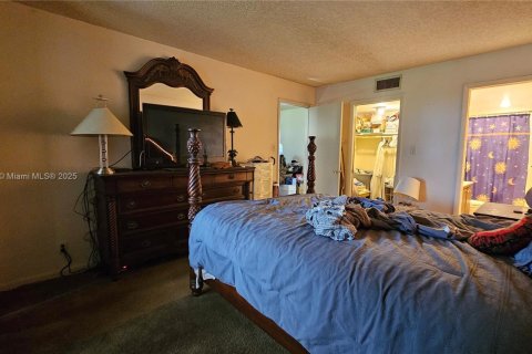 Condo in Lauderdale Lakes, Florida, 1 bedroom  № 1947431 - photo 27
