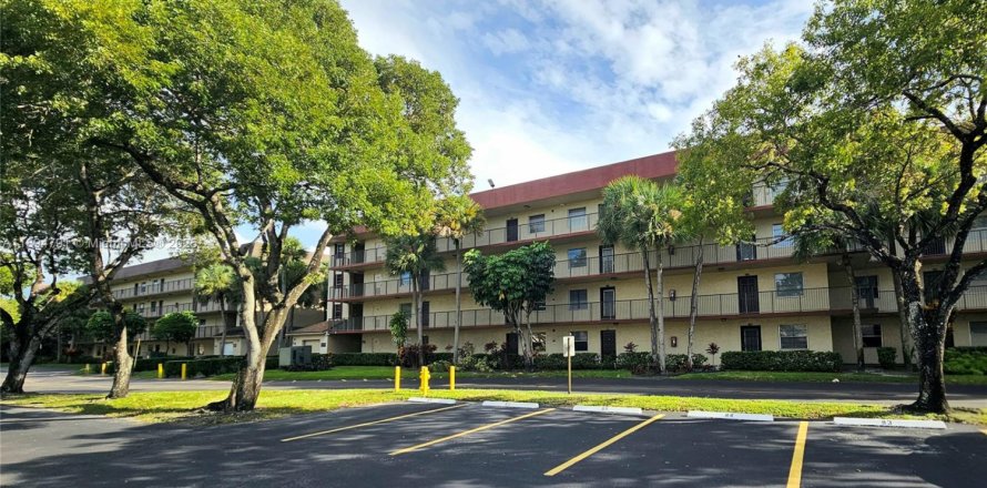 Condo in Lauderdale Lakes, Florida, 1 bedroom  № 1947431