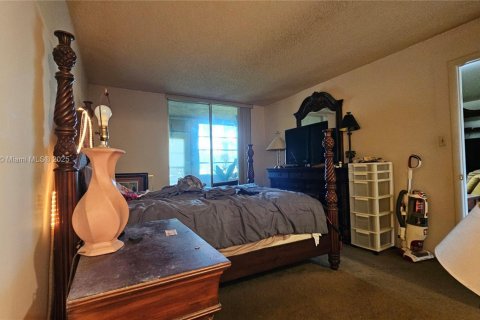 Condo in Lauderdale Lakes, Florida, 1 bedroom  № 1947431 - photo 29