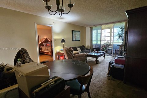 Condo in Lauderdale Lakes, Florida, 1 bedroom  № 1947431 - photo 23
