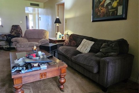 Condo in Lauderdale Lakes, Florida, 1 bedroom  № 1947431 - photo 18