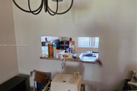 Condo in Lauderdale Lakes, Florida, 1 bedroom  № 1947431 - photo 25
