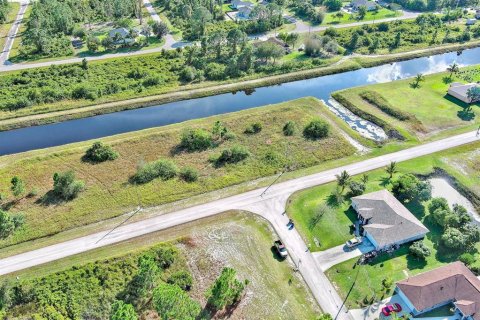 Land in Lehigh Acres, Florida № 2163513 - photo 9