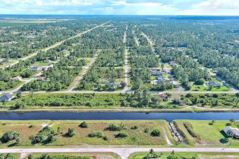 Land in Lehigh Acres, Florida № 2163513 - photo 14