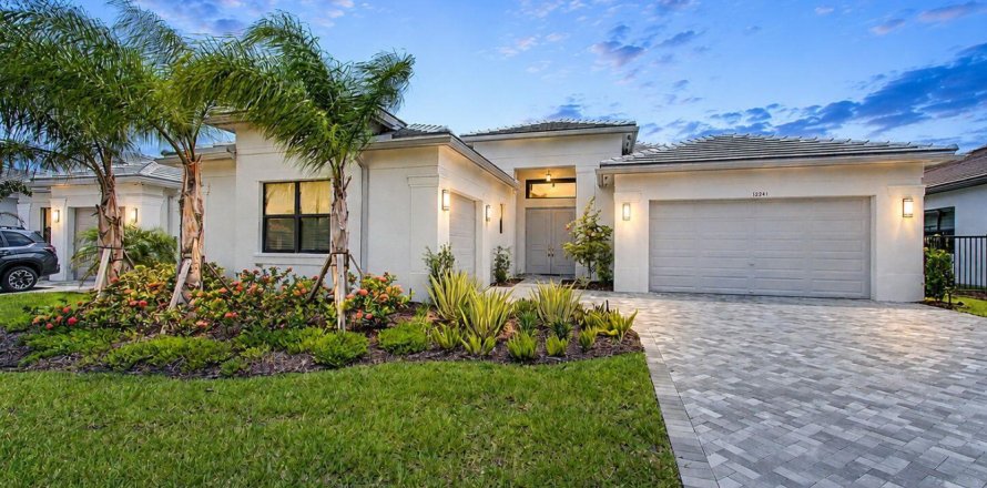 Villa ou maison à Port St. Lucie, Floride 3 chambres, 319.21 m2 № 2181216