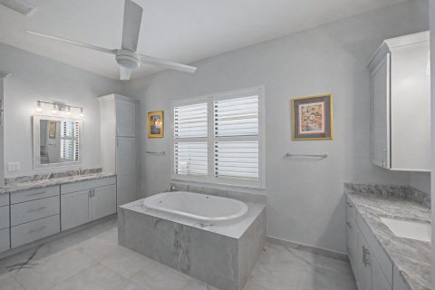 Villa ou maison à vendre à Port St. Lucie, Floride: 3 chambres, 319.21 m2 № 2181216 - photo 18