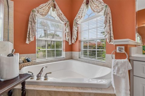 House in Lakeland, Florida 4 bedrooms, 240.43 sq.m. № 2235622 - photo 22
