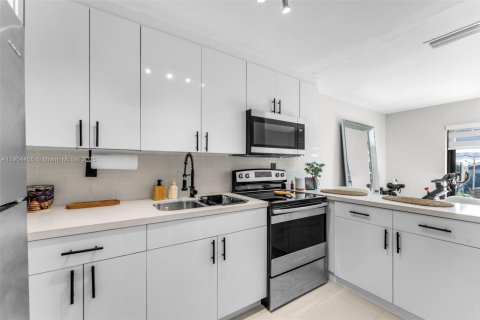 Touwnhouse à louer à Miami, Floride: 2 chambres, 86.96 m2 № 1973121 - photo 7