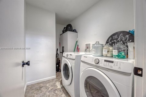 Купить виллу или дом в Маргит, Флорида 4 спальни, 208.38м2, № 2021936 - фото 24