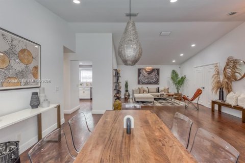 Купить виллу или дом в Маргит, Флорида 4 спальни, 208.38м2, № 2021936 - фото 10