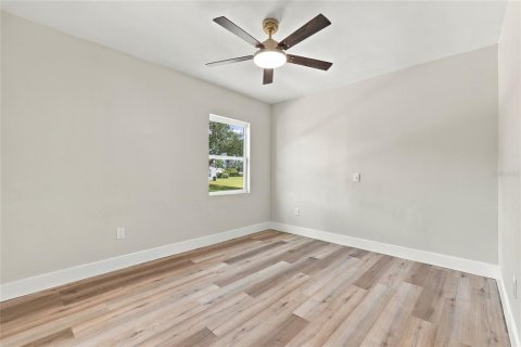 House in Saint Petersburg, Florida 3 bedrooms, 118.64 sq.m. № 2397106 - photo 21