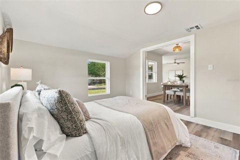 House in Saint Petersburg, Florida 3 bedrooms, 118.64 sq.m. № 2397106 - photo 19