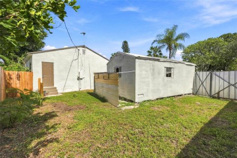 House in Saint Petersburg, Florida 3 bedrooms, 118.64 sq.m. № 2397106 - photo 29