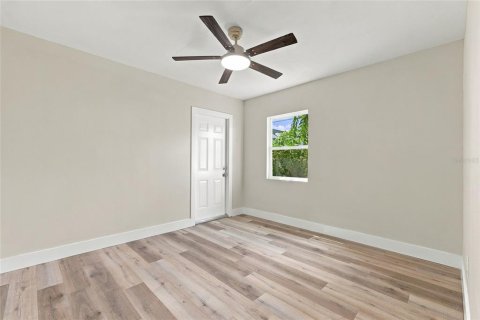 House in Saint Petersburg, Florida 3 bedrooms, 118.64 sq.m. № 2397106 - photo 26