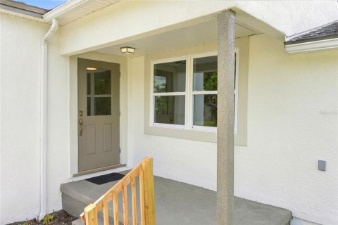 House in Saint Petersburg, Florida 3 bedrooms, 118.64 sq.m. № 2397106 - photo 4