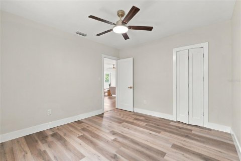 House in Saint Petersburg, Florida 3 bedrooms, 118.64 sq.m. № 2397106 - photo 22