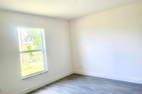House in Palm Bay, Florida 4 bedrooms, 183.3 sq.m. № 2177011 - photo 14