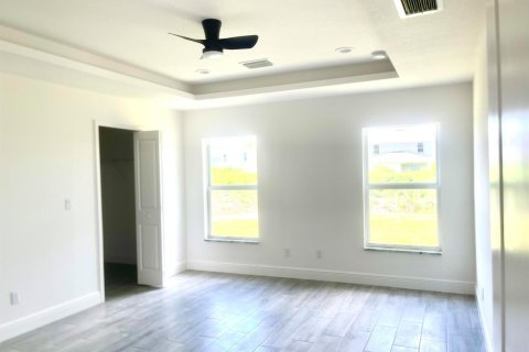 House in Palm Bay, Florida 4 bedrooms, 183.3 sq.m. № 2177011 - photo 13