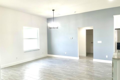 House in Palm Bay, Florida 4 bedrooms, 183.3 sq.m. № 2177011 - photo 8