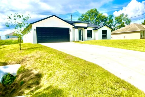 House in Palm Bay, Florida 4 bedrooms, 183.3 sq.m. № 2177011 - photo 2
