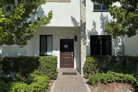 Adosado en Miami, Florida 3 dormitorios, 137.96 m2 № 1996462