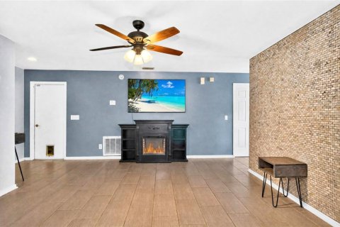 Villa ou maison à vendre à Valrico, Floride: 3 chambres, 122.63 m2 № 2323050 - photo 8