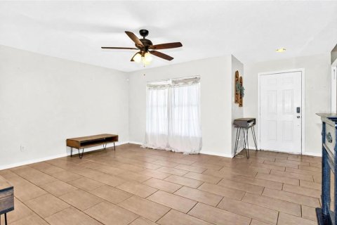 Villa ou maison à vendre à Valrico, Floride: 3 chambres, 122.63 m2 № 2323050 - photo 9