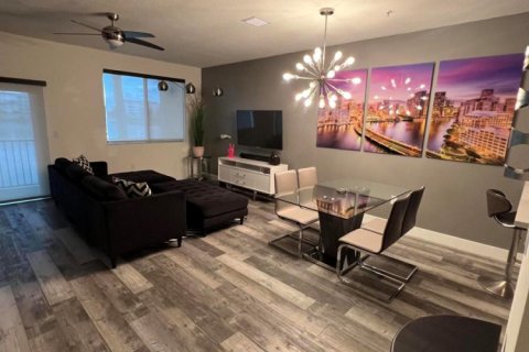 Townhouse in Doral, Florida 3 bedrooms, 259.1 sq.m. № 2087072 - photo 19
