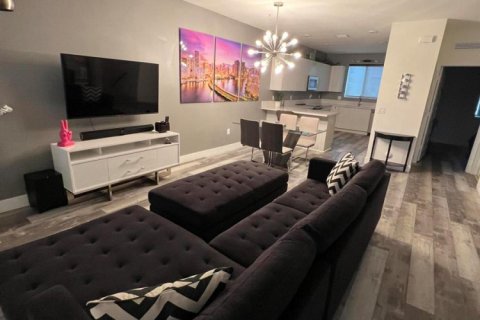 Townhouse in Doral, Florida 3 bedrooms, 259.1 sq.m. № 2087072 - photo 20
