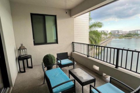 Townhouse in Doral, Florida 3 bedrooms, 259.1 sq.m. № 2087072 - photo 8