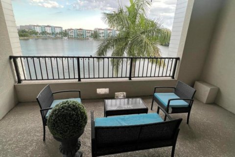 Townhouse in Doral, Florida 3 bedrooms, 259.1 sq.m. № 2087072 - photo 30